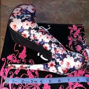 Qupid Shoes - Floral Print Pumps Qupid Shoes - Floral Print Pumps